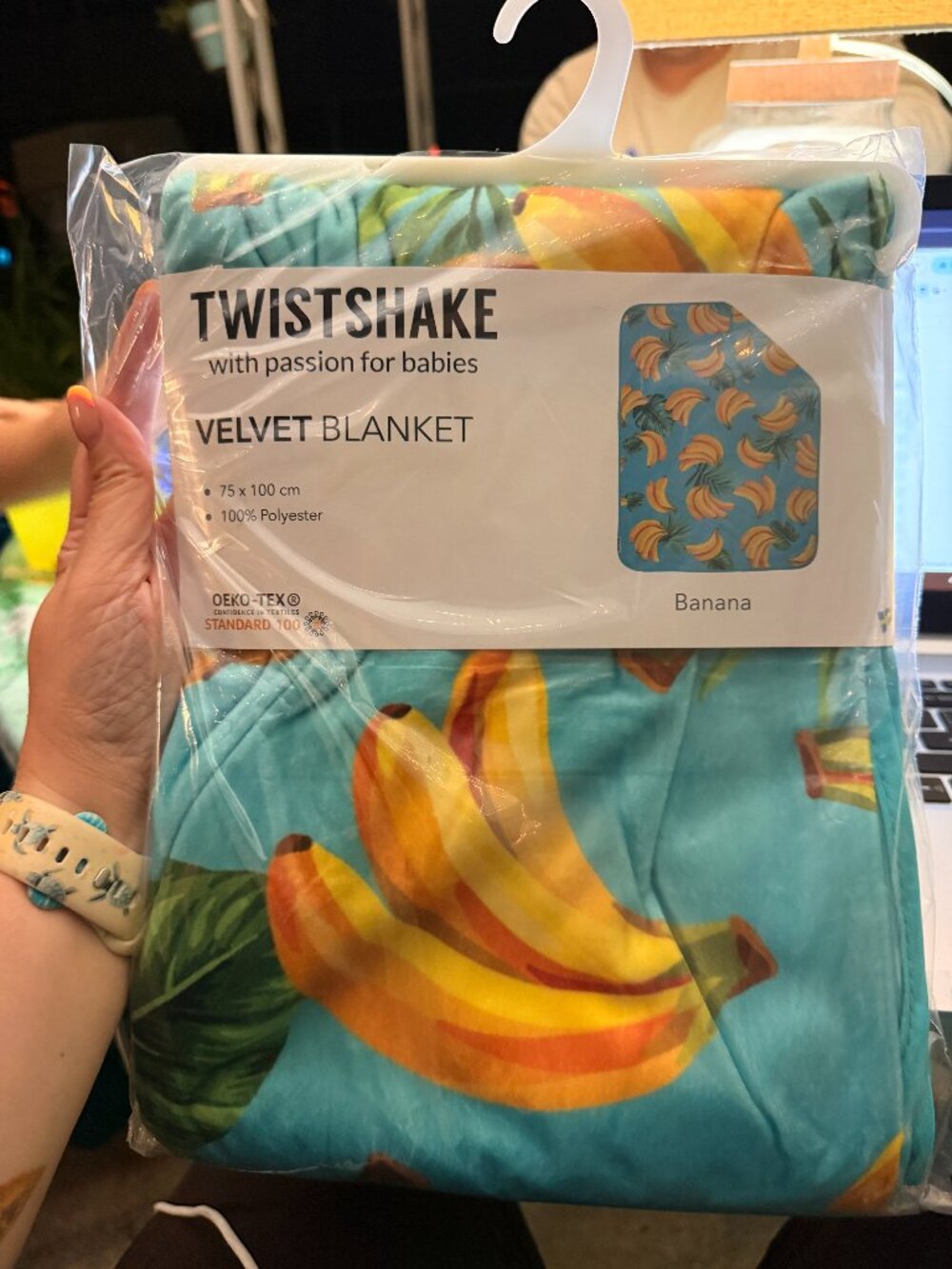 Twistshake velvet baby blanket- bananas